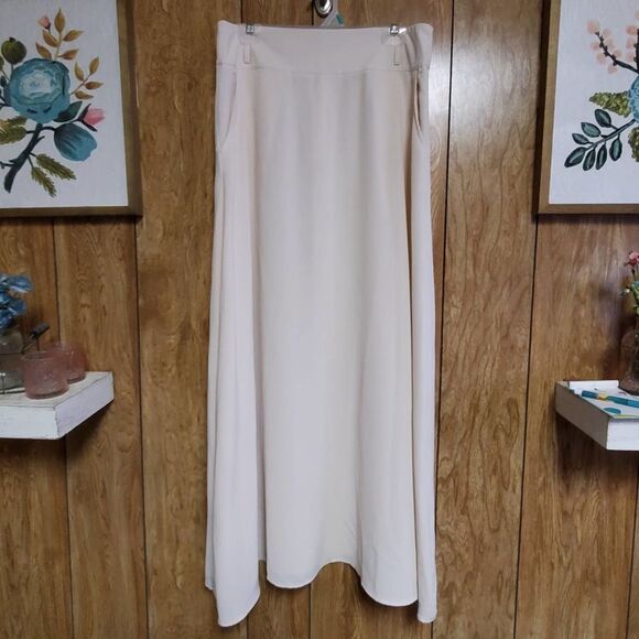 Misslook | Cream Colored Maxi Skirt with Pockets | Size 14 - Picture 1 of 5